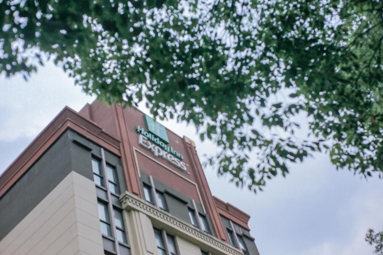 Holiday Inn Express Shanghai Putuo By Ihg Exterior photo