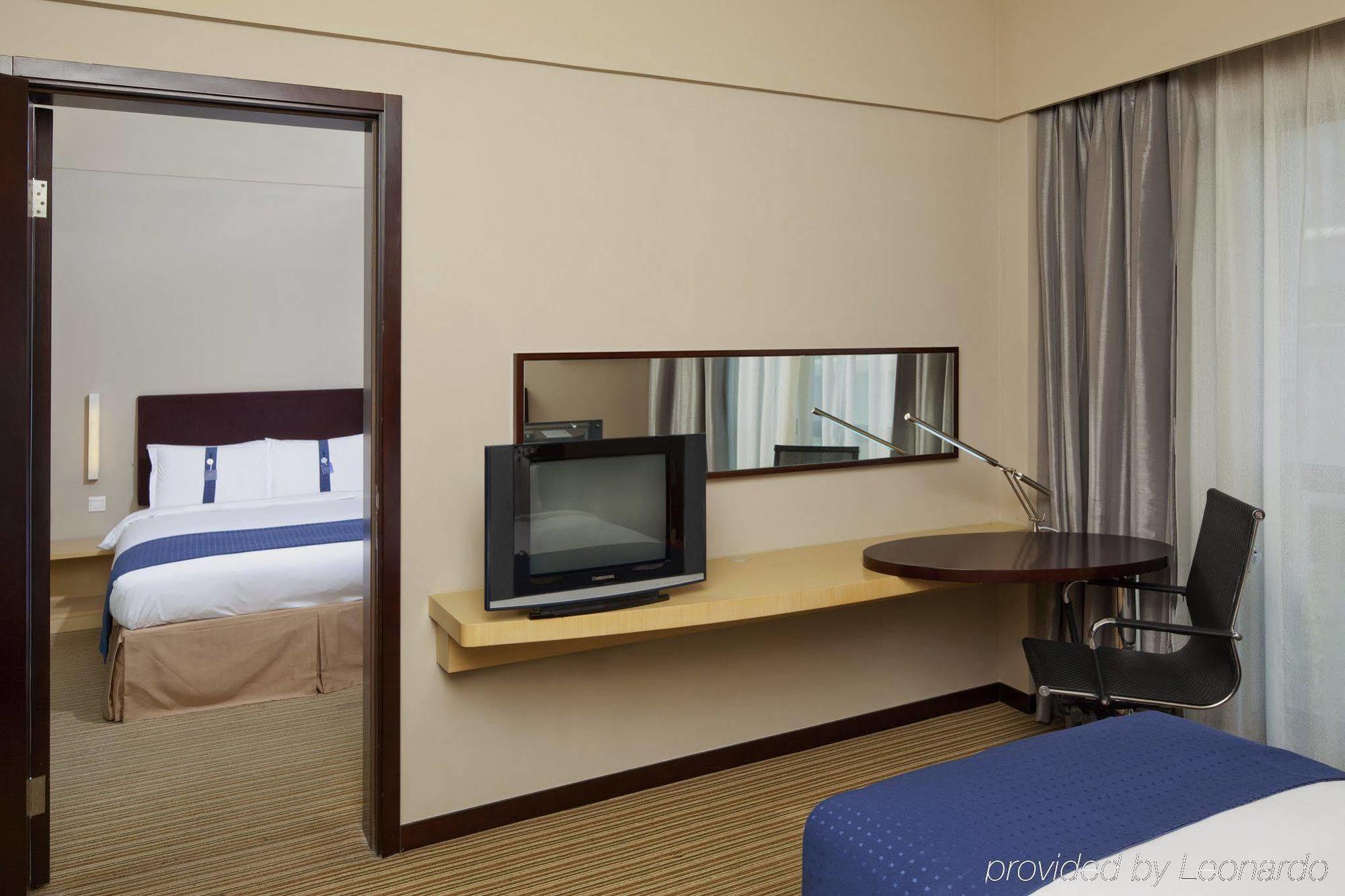 Holiday Inn Express Shanghai Putuo By Ihg Room photo